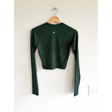 Load image into Gallery viewer, Lululemon Swiftly Tech Cropped Long-Sleeve 2.0 Activewear Top Legacy Green 6
