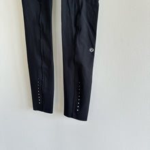 Load image into Gallery viewer, Lululemon Fast And Free 7/8 Tight Leggings Black 2
