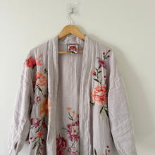 Load image into Gallery viewer, Johnny Was Vienna Linen Embroidered Floral 3/4 Sleeve Kimono Gray M
