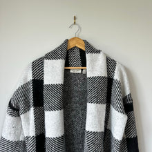Load image into Gallery viewer, RD Style Buffalo Plaid Open Front Cardigan Sweater Black/White M
