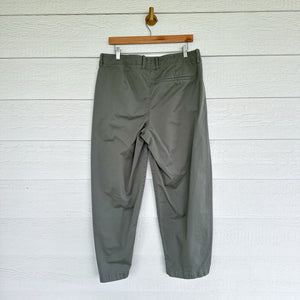 Abercrombie & Fitch Barrel Leg Chino Pants Olive Green 30 NWT