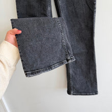 Load image into Gallery viewer, RE/DONE 70s High Rise Stove Pipe Denim Straight Leg Jeans Black 26
