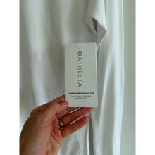 Load image into Gallery viewer, Athleta Momentum Seamless Long Sleeve Crew Neck Activewear Top White L NWT
