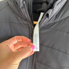 Load image into Gallery viewer, Lululemon Extra Mile Long Sleeve Running Activewear Jacket Black 8 NWT
