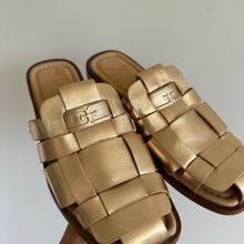 Load image into Gallery viewer, Sam Edelman Dina Fisherman Leather Slip On Mule Sandals Gold 7
