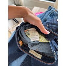 Load image into Gallery viewer, Anthropologie Pilcro Mid Rise Letterpress Stet Denim Jeans Dark Wash 30
