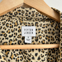 Load image into Gallery viewer, Peyton Jensen Button Front Safari Military Jacket Olive Green S
