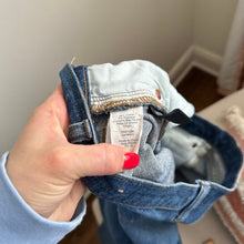 Load image into Gallery viewer, Madewell The Slim Boyjean Ripped Mid Rise Straight Leg Jeans Blue 25
