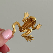 Load image into Gallery viewer, ST. JOHN Vintage Gold Tone Climbing Frog Rhinestone Eyes Brooch Pin
