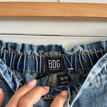Load image into Gallery viewer, BDG Urban Outfitters Pull-On Denim Shorts M
