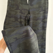 Load image into Gallery viewer, Sanctuary Carnaby Kick Crop Semi High Rise Legging in Full Moon Camo XL
