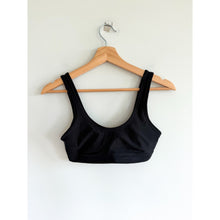 Load image into Gallery viewer, Alo Yoga Alosoft Center Stage Scoop Neck Wide Strap Sports Bra Black XS
