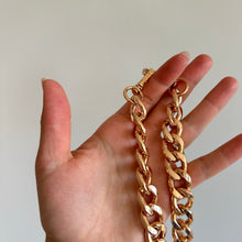 Load image into Gallery viewer, Chunky Chain Swivel Clasp Necklace Gold

