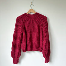 Load image into Gallery viewer, HYFVE Chunky-Knit Crew Neck Long Sleeve Cropped Pullover Sweater Red S
