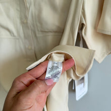 Load image into Gallery viewer, Nordstrom Short Sleeve Curvy Hem Collared Casual Button Up Shirt Cream XXS NWT
