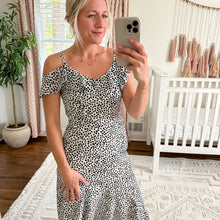 Load image into Gallery viewer, BCX Printed Short Sleeve Cold Shoulder Tea-Length Dress Black White S

