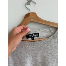Load image into Gallery viewer, Archer Cashmere Crew Neck Long Sleeve Pullover Sweater Gray M
