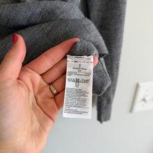 Load image into Gallery viewer, Banana Republic Merino Wool V-Neck Long Sleeve Pullover Sweater Gray S
