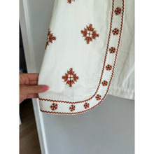 Load image into Gallery viewer, Sadie &amp; Sage Warm Horizon Cotton Embroidered Vest White Brown M
