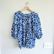 Load image into Gallery viewer, CASLON Floral 1/4 Button Short Sleeve Blouse Blue White XL
