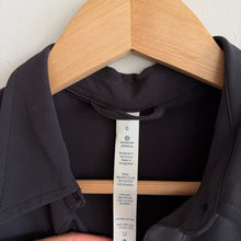 Load image into Gallery viewer, Lululemon Urbanite Collared Button Up Shirt Black 6 NWT
