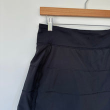 Load image into Gallery viewer, Lululemon Pace Rival Mid-Rise Skirt Black 6
