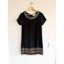Load image into Gallery viewer, Artelier Nicole Miller Silk Sequin Embellished Beads Hem Shift Dress Black S
