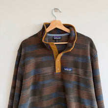 Load image into Gallery viewer, Patagonia Micro D Snap-T Fleece Pullover in Native Seeds: Industrial Green XXL
