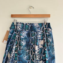 Load image into Gallery viewer, Dona Jo Python Prism Skort L Blue Black NWT
