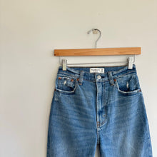 Load image into Gallery viewer, Abercrombie &amp; Fitch The Ankle Straight Ultra High Rise Jeans 25/0
