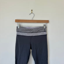 Load image into Gallery viewer, Lululemon Run Inspire Crop II Mid Rise Activewear Leggings Gray 4
