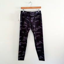 Load image into Gallery viewer, LIVESORE Camo Printed Performance Leggings L
