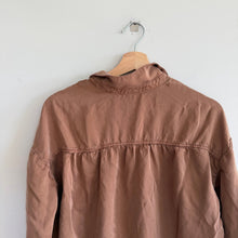 Load image into Gallery viewer, Cloth &amp; Stone Lyocell Long Sleeve Button Up Shirt Brown L
