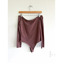 Load image into Gallery viewer, Nuuds Off The Shoulder Long Sleeve Fitted Bodysuit Brown M
