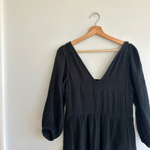 Load image into Gallery viewer, Madewell Lightspun V-Neck 3/4 Sleeve Midi Dress Black XS
