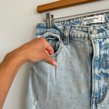 Load image into Gallery viewer, Abercrombie &amp; Fitch The Skinny High Rise Denim Distressed Straight Jeans Blue 30

