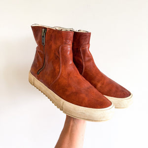 Frye Gia Zip Up Sherpa Lined Round Toe Bootie Cognac Brown 10
