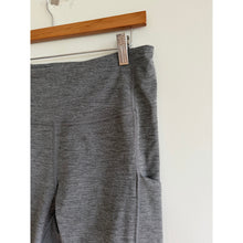 Load image into Gallery viewer, Athleta Ultimate Stash 9" High Rise Pull On Activewear Shorts Gray M
