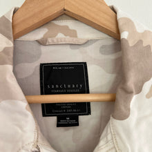 Load image into Gallery viewer, Sanctuary Snap Front Basic Utility Jacket in Beige Camo M
