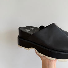 Load image into Gallery viewer, Sorel Joanie IV Slide Leather Open-Toe Wedge Sandals Black 10
