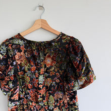 Load image into Gallery viewer, Anthropologie The Somerset Velvet Floral V-Neck Mini Dress Black M NWT
