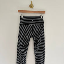 Load image into Gallery viewer, Lululemon Wunder Under High-Rise Tight *Luxtreme 28" Leggings Black/White 6
