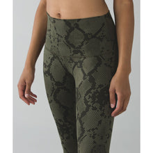 Load image into Gallery viewer, Lululemon Wunder Under Pant *Full-On Luon Leggings Green Gator 4
