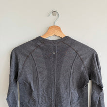 Load image into Gallery viewer, Lululemon Swiftly Tech Long Sleeve Long Sleeve Running Activewear Top Gray 6
