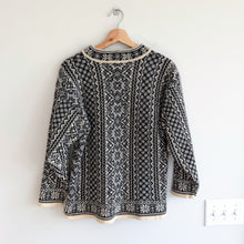 Load image into Gallery viewer, Vintage Norwear Irish Wool Fair Isle Crew Neck Pullover Sweater Black Cream S
