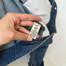 Load image into Gallery viewer, Celebrity Pink Distressed Denim Button Front Jean Jacket XS Blue
