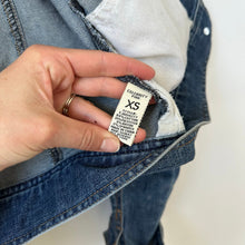 Load image into Gallery viewer, Celebrity Pink Distressed Denim Button Front Jean Jacket XS Blue
