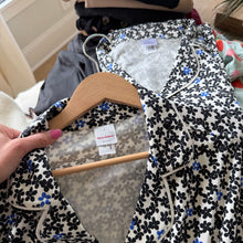 Load image into Gallery viewer, Hanna Andersson Short Sleeve HannaSoft Pajama Top Black Flowers on Ecru L
