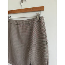 Load image into Gallery viewer, Entro Timeless Vibes Houndstooth Pattern Mini Skirt Brown White S
