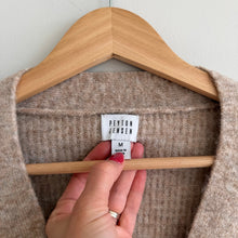 Load image into Gallery viewer, Peyton Jensen Ribbed Knit V-Neck Button Front Cardigan Brown M
